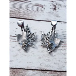 Vintage Clip On Earrings Silver Tone Ornate Flower 1.25" thumbnail 3