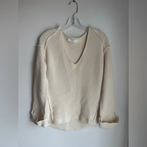 ASTR The Label Cozy V-Neck Cream Cotton Ribbed Sweater thumbnail 2
