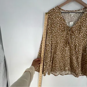 Maurices Brown & White Speckled Dot Print Flare Sleeve Tie Front V-Neck Blouse S thumbnail 9