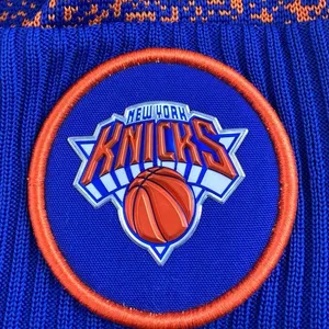 New Era New York Knicks NBA Blue Orange Embroidered Logo Pom Pom Beanie Hat OS thumbnail 3