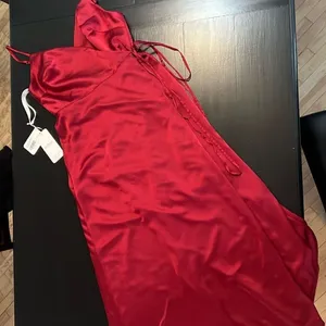 JJ’s house burgundy wrap dress‎ thumbnail 2