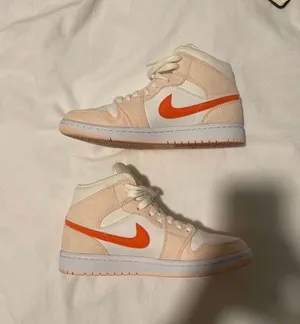 Air Jordan 1 Mid SE ‘Corduroy’ thumbnail 3