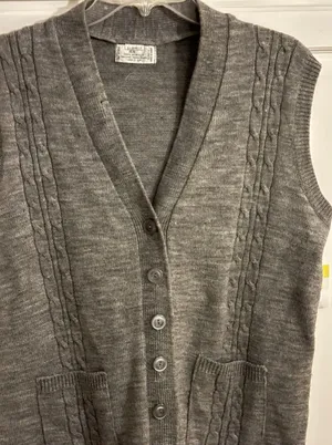 Vintage Gray Cable Knit Cardigan Vest Button‎ Front V-Neck Pocket Gray Size 44 thumbnail 1