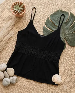 TRIXXI Black Boho Crochet Trim V-Neck Spaghetti Strap Crop Cami thumbnail 1