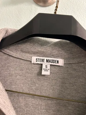 Steve Madden Grey V-Neck Long sleeve Tops thumbnail 3