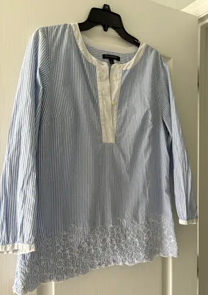 Banana Republic Top thumbnail 1