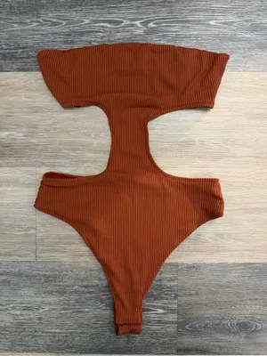SUPERDOWN Darcey Cut Out Bodysuit - Rust thumbnail 4