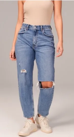 Abercrombie & Fitch The '80s Mom high rise Jeans Size 26 SHORT / Size 2 thumbnail 1