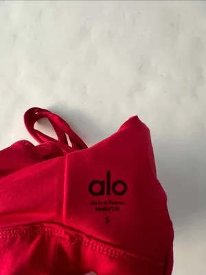 ALO YOGA UNITED LONG BRA DOUBLE V NECK SPORTS BRA RED Small thumbnail 4