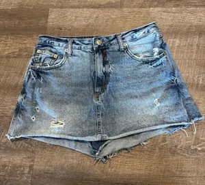 stradivarius Blue Distressed High-Rise Denim Skort thumbnail 1