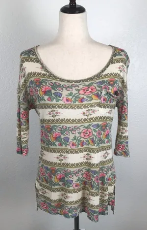 Free People‎ We the Free floral distressed scoop neck T-shirt XS thumbnail 1