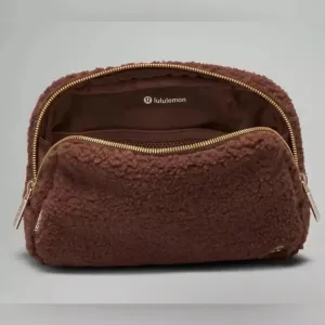 NWT LULULEMON BROWN 2L EVERYWHERE BELT BAG FUZZY. No longer available in stores thumbnail 5