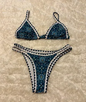 Bikini Amazon thumbnail 1