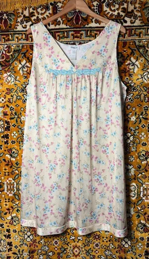 80s Vintage Vanity Fair Plus Size Floral Slip Nightgown 2X Coquette thumbnail 1