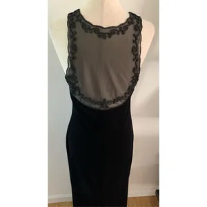 Maurices Black velvet Maxi long dress size 8 stylish wedding gust black tie thumbnail 3