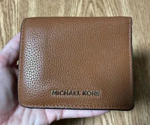 Small Michael Kors Wallet thumbnail 1