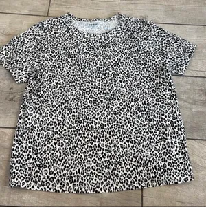 Old Navy leopard shirt nwot thumbnail 1