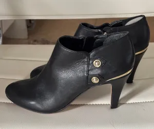 Vince Camuto Black Leather Ankle Booties Gold Hardware Stiletto Heel Size 7M thumbnail 1