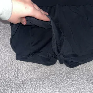 Fabletics Shorts High-Waisted thumbnail 2