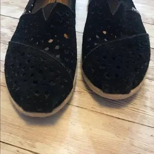 TOMS Shoes thumbnail 2