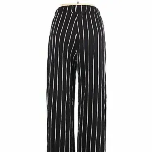 ✨ Divided by H&M Women Black Casual Pants✨ thumbnail 4