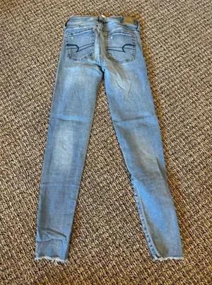 American Eagle ripped jeans thumbnail 2