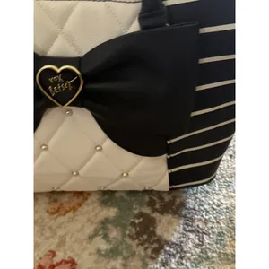 Betsey Johnson Black White Striped Quilted Bow Satchel Bag Pearl Heart Logo thumbnail 5
