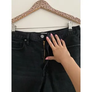 FRAME Denim Black Grayridge Le Simone Fringe Raw Hem Jean Shorts Size 27 thumbnail 4