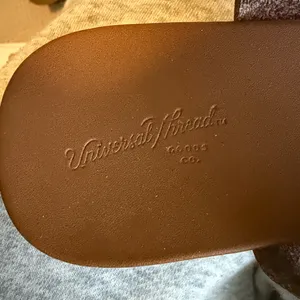 Universal Thread Size 7 Brown Two-Strap Slide Sandal thumbnail 4