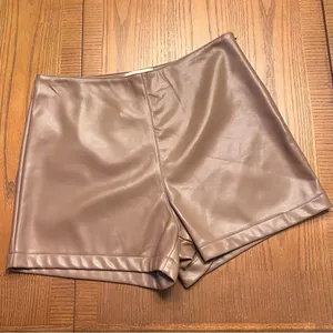 Judith March Vegan Faux Leather High Waisted Shorts in Camel Brown Size Large‎ thumbnail 1