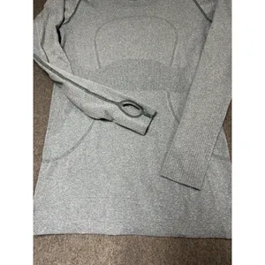 Lululemon Swifty Tech Long Sleeve Size 6 Green Athletic Running‎ Shirt Top Logo thumbnail 2