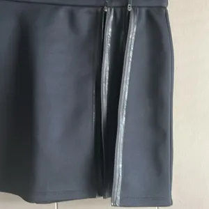 Fabletics Cornado Black Mini Athletic Double Zipper Skirt Women's Size L thumbnail 4