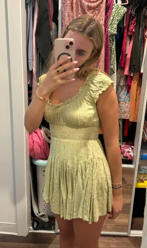 Dress thumbnail 2