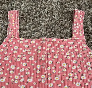Forever 21 Pink Floral Cropped Tank Top thumbnail 4
