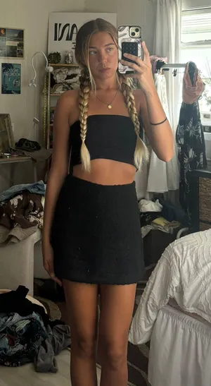 Black Skirt thumbnail 1
