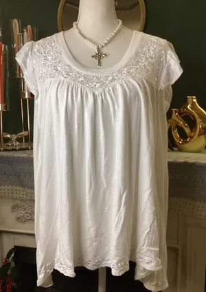 POL White Embroidered Babydoll Top Flutter Sleeve Keyhole‎ Back MFT770 Small thumbnail 1
