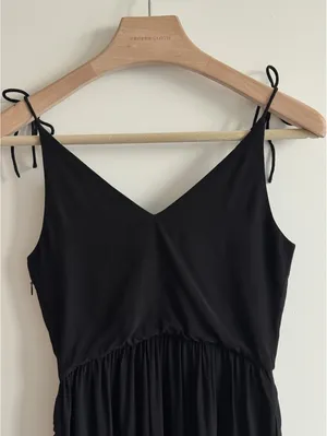 & Other Stories Black Tie Strap Midi Dress V Neck Sleeveless Size 0 EUR 32 thumbnail 3