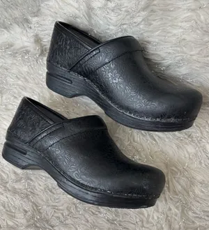 Dansko Black Floral-Embossed Women’s Leather Professional‎ Clogs Size 36 thumbnail 1