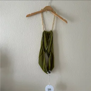 Princess Polly MALCOLM TOP GREEN size 10 thumbnail 2