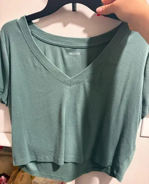 Hollister Crop Top thumbnail 1