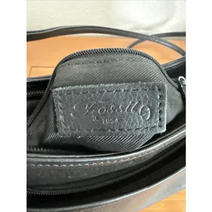 Vintage Y2K Minimalist Fossil Small Black Pebble Leather Crossbody Has Key Charm thumbnail 8