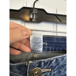 Maurices Distressed Denim Capri Jeans 15/16 Stretch Raw Hem Plus Size Blue thumbnail 6