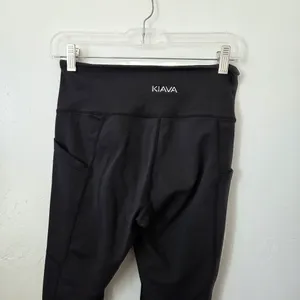 Kiava Contour Capri Legging Pants Athletic Black Small Pockets Gym Workout thumbnail 6