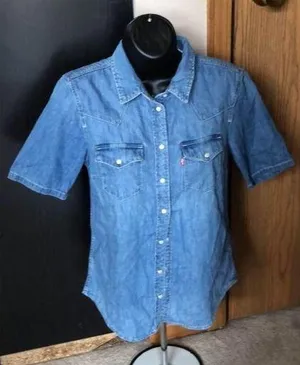Levi’s jean shirt size XS thumbnail 1