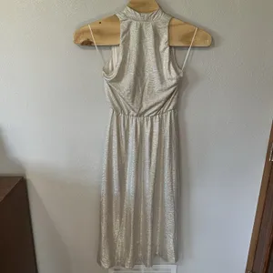 NEW Lauren Ralph Lauren Gold‎ Gown Cocktail Dress Party Metallic V-Neck Size 2 thumbnail 4