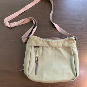 LL Bean Sage Green Crossbody Travel Bag Adjustable Strap Organizer Pocket thumbnail 1