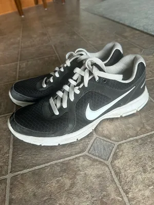 Nike Air Relentless Sneakers Black/White Running, Gym, Exercise… Worn thumbnail 4