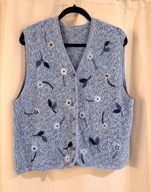 Source Unknown Vintage Blue Floral Knit Vest Sweater thumbnail 1