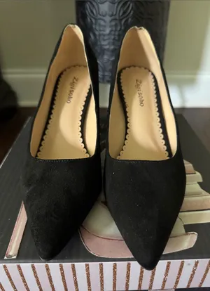 Zigi Soho Black Suede Pointed Toe Pumps thumbnail 1