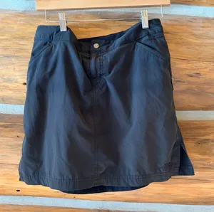 The North Face Women’s Skort size 6 thumbnail 1